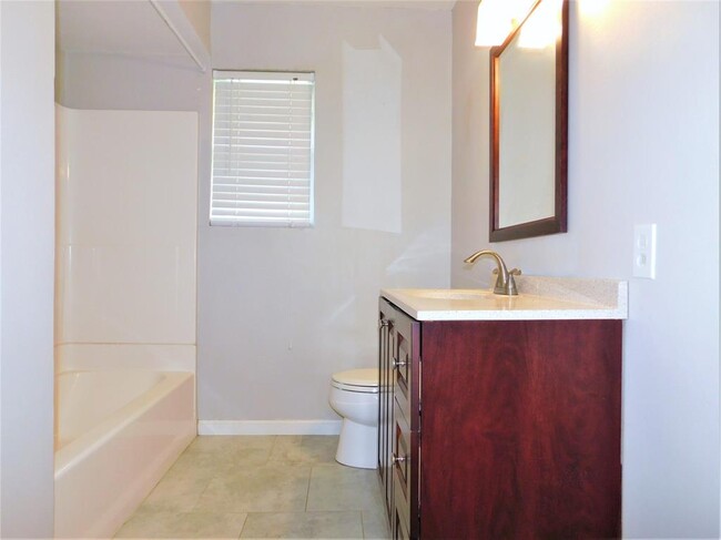 Building Photo - 720 Chisholm Trail