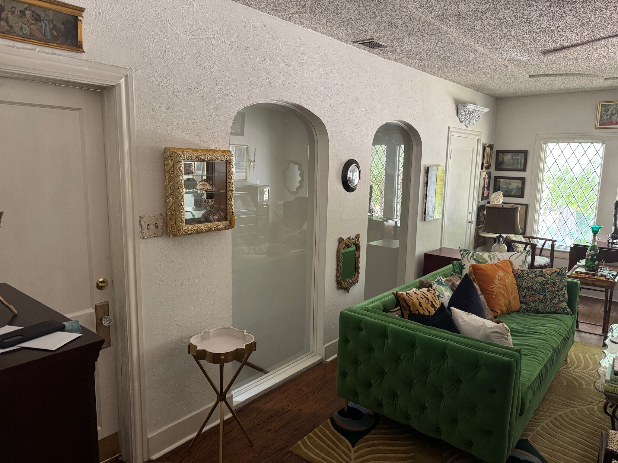 Den/Living Room - 4006 Hawthorne Ave