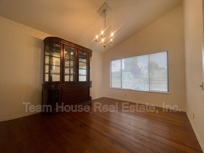 Building Photo - 23423 Vía Boscana