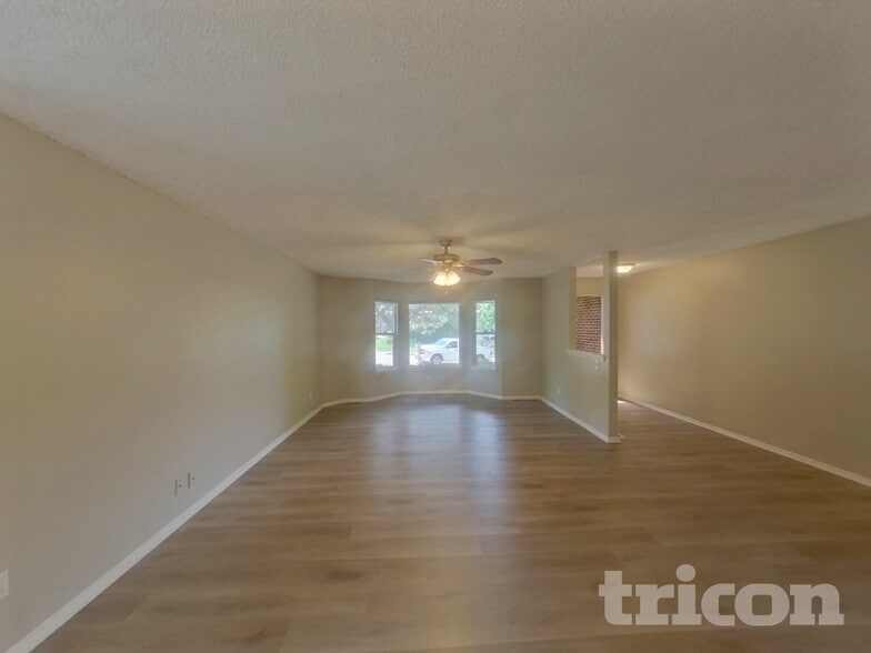 Building Photo - 6455 Montarbor Dr