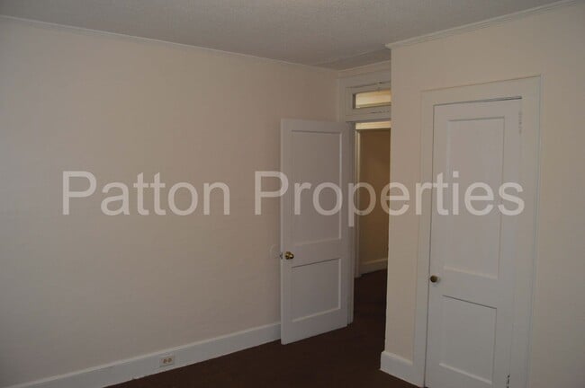 Building Photo - 1401 Kinderway &amp; 4300-4302 Wentworth -...