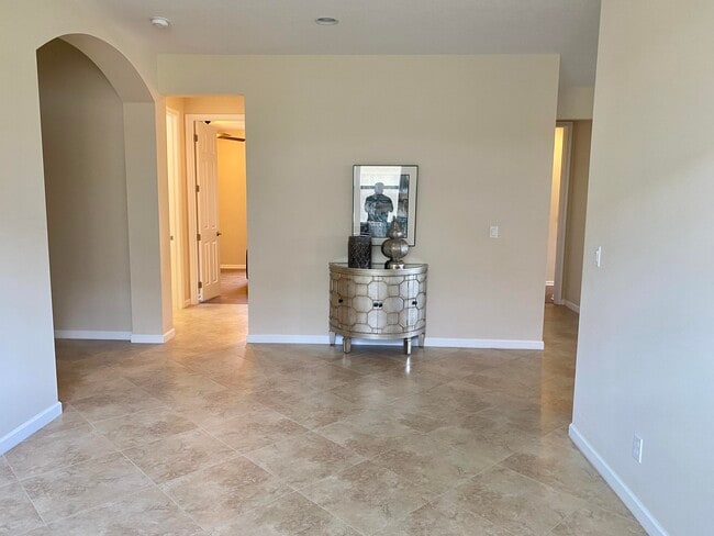 Building Photo - 11263 SW Barton Way