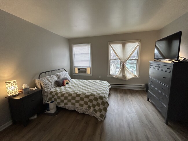 Building Photo - 29 S 7th St