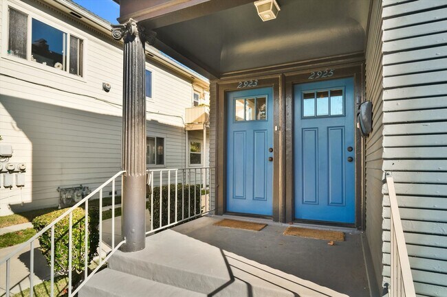 Building Photo - 2923-2925 Martin Luther King Jr. Way