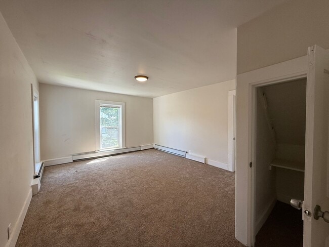 Building Photo - 5 Bed 2 Bath Single Family Home- Shawano Wi