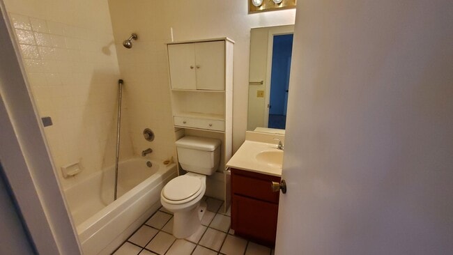 Building Photo - 2 Bed 2 Bath