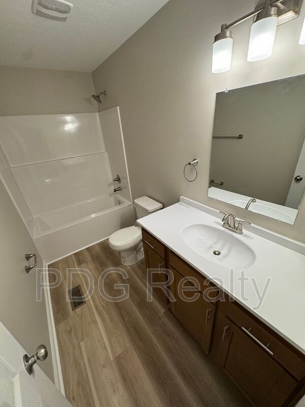 Building Photo - 1833 Scott Rd