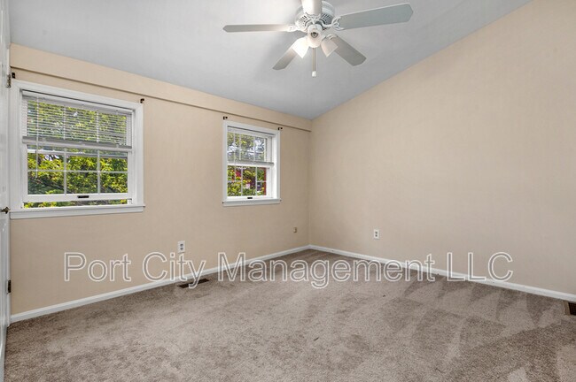 Building Photo - 2110 E Fairmount Ave