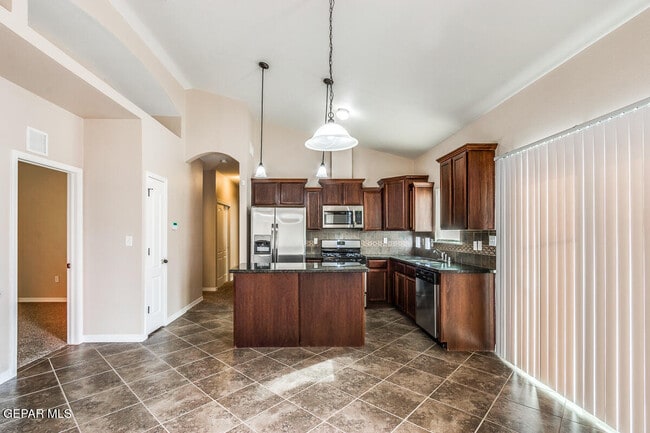 Building Photo - 228 Flor Scabiosa Dr