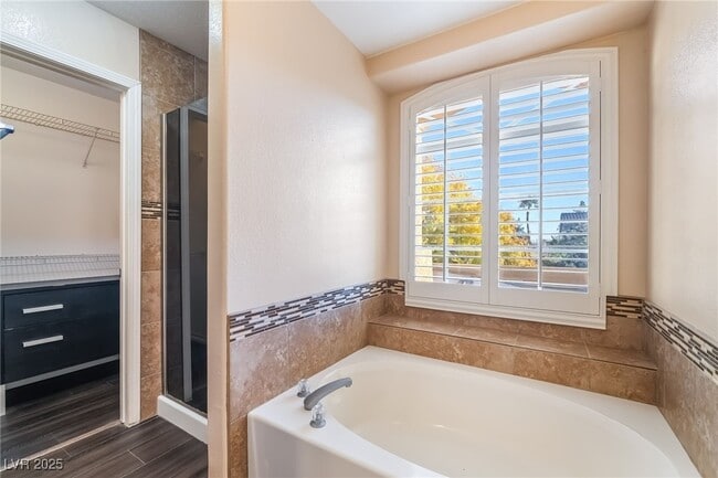 Building Photo - 109 Broken Rock Dr