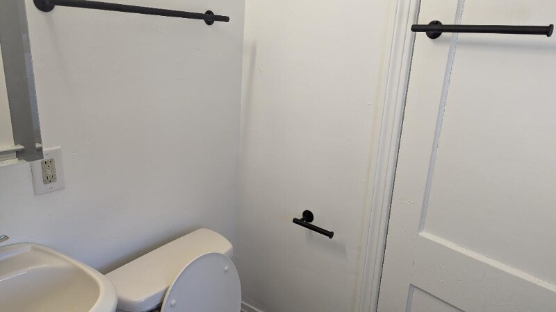 Building Photo - 2223 Taft St