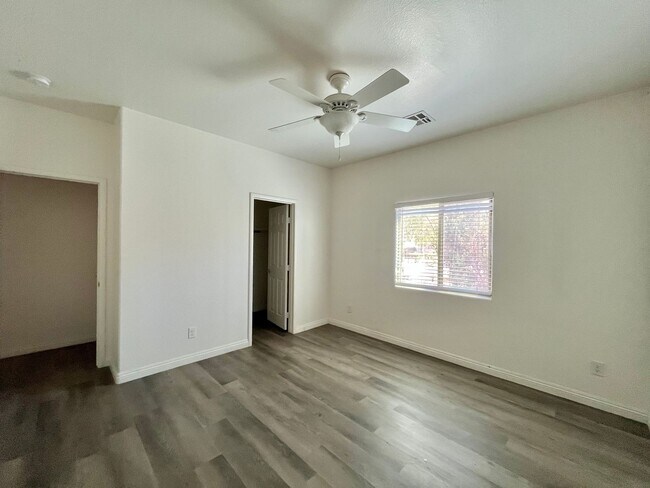 Building Photo - 9493 Alma Ridge Ave