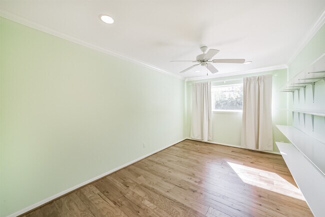 Building Photo - 4521 Acacia St