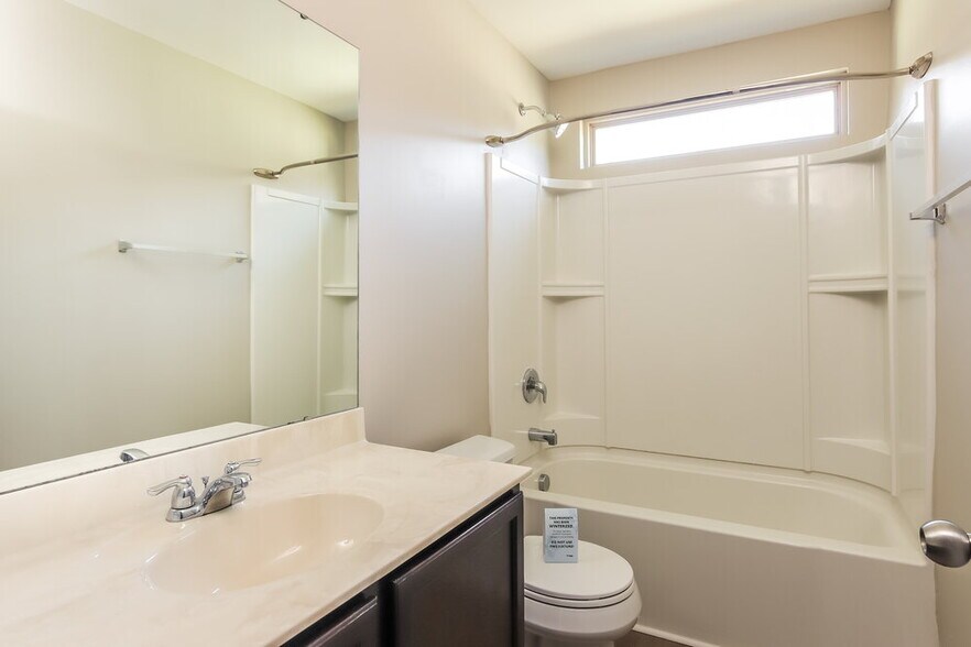 Building Photo - 213 Willow Weald Ct