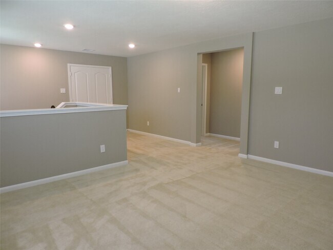 Building Photo - 1102 Upton Ct