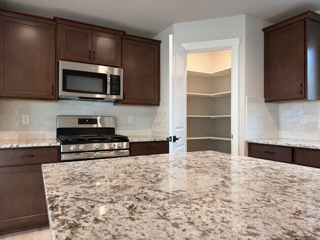 Building Photo - 10096 Longtail Dr