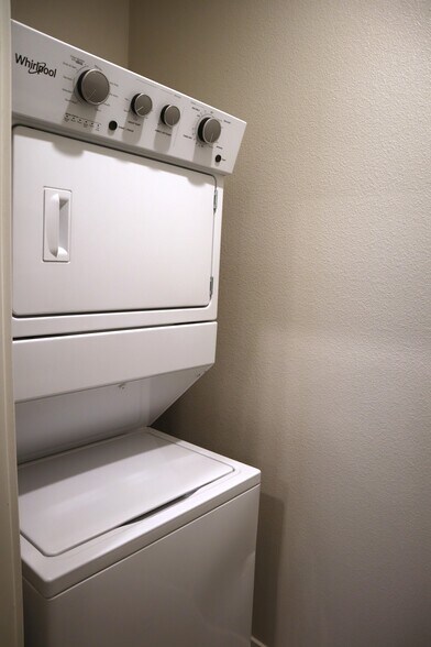 Building Photo - 1928 Ballard Bay Pl