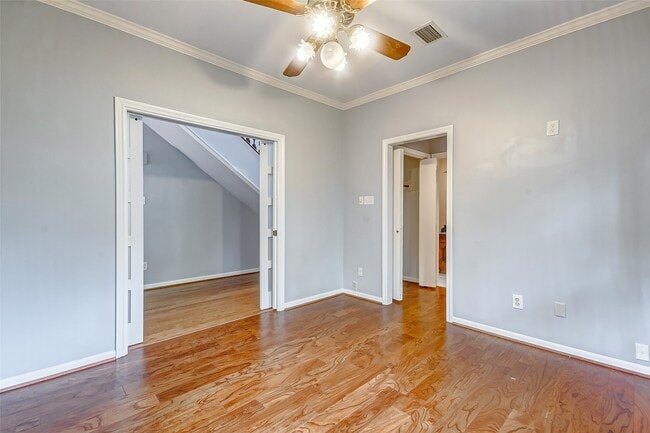 Building Photo - 201 Vanderpool Ln