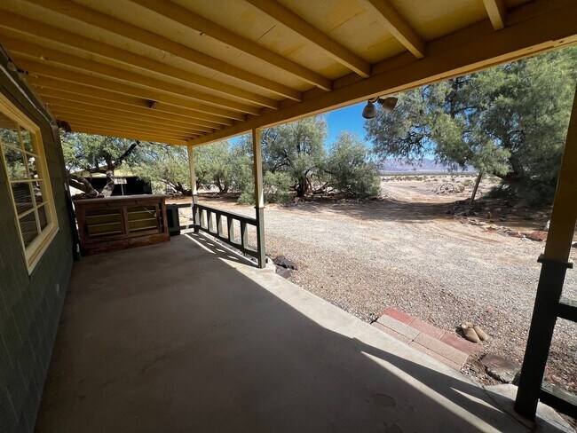 Building Photo - For Rent – Private Desert Retreat in Wonde...