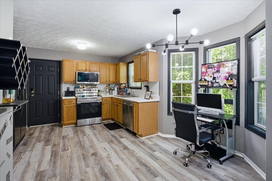 Building Photo - 1459 Bridgewater Branch