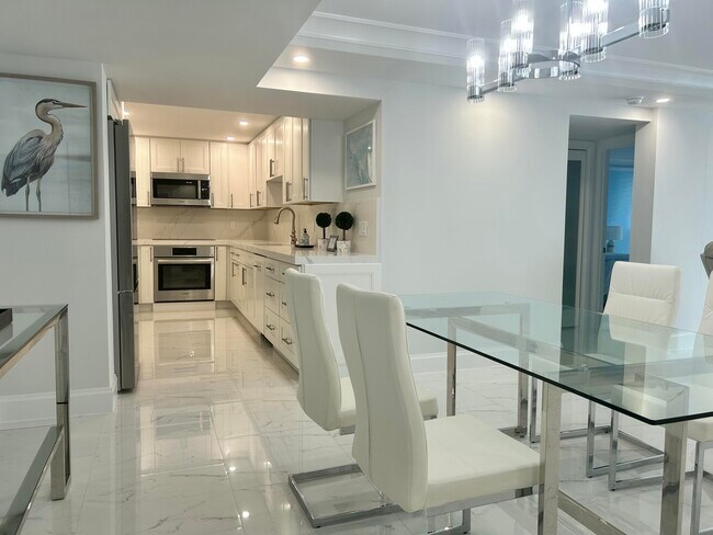 Building Photo - 3546 S Ocean Blvd