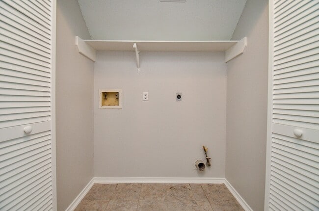 Building Photo - 1206 Green Knoll Dr