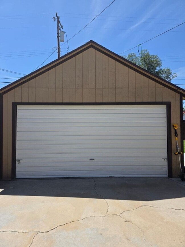 Building Photo - 351 Cypress St
