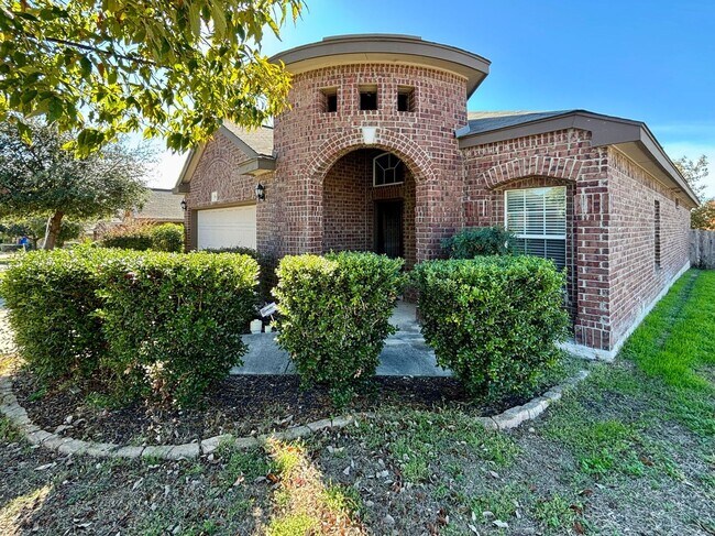 Building Photo - A beautifully maintained 3-bedroom, 2-bath oasis nestled right off 1604 and FM 1976 in Converse!