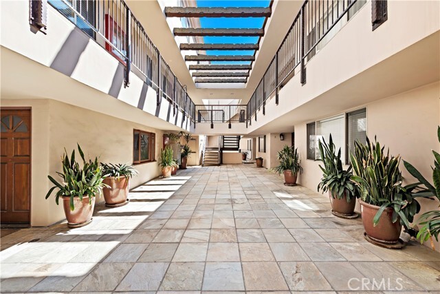 Building Photo - 2037 S Coast Hwy