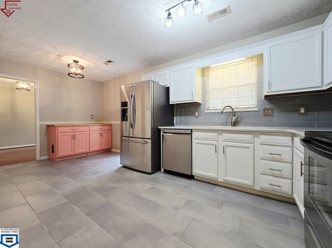 Building Photo - 1544 Pheasants Glen Dr