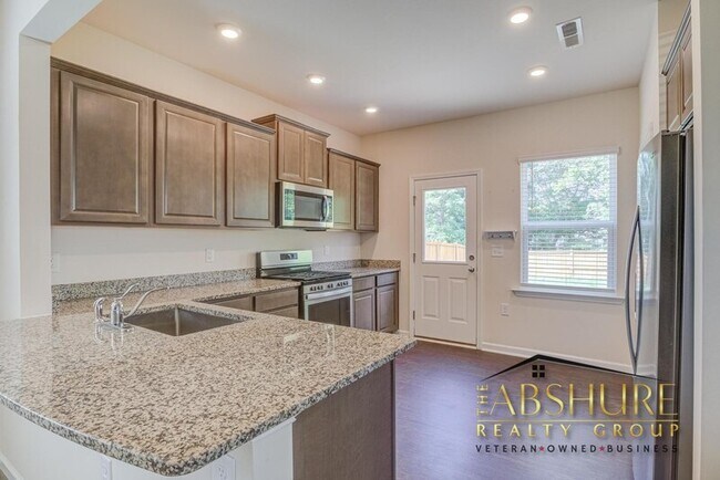 Building Photo - 2123 Water Marsh Trl