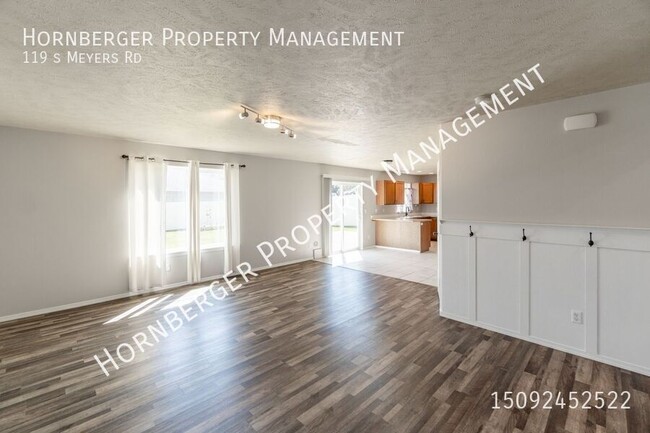 Building Photo - 119 S Meyers Rd