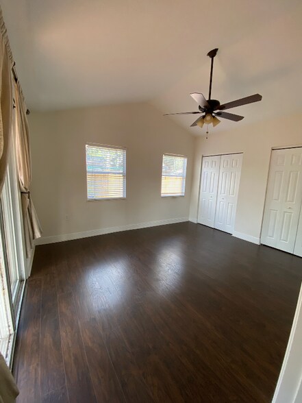 Building Photo - 3202 W Hartnett Ave