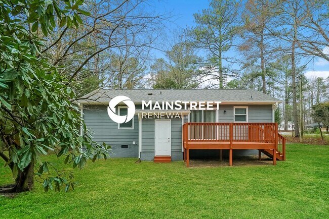 Building Photo - 3 Bedroom Pet-Friendly Home in KNIGHTDALE, NC with Main Street Renewal