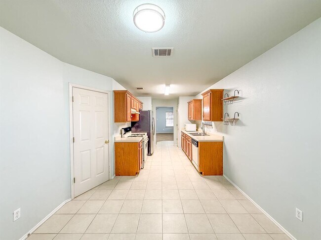 Building Photo - 11101 Franklins Tale Loop