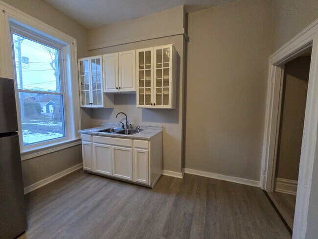 Building Photo - Newly Available 1BR Apartment in South City!