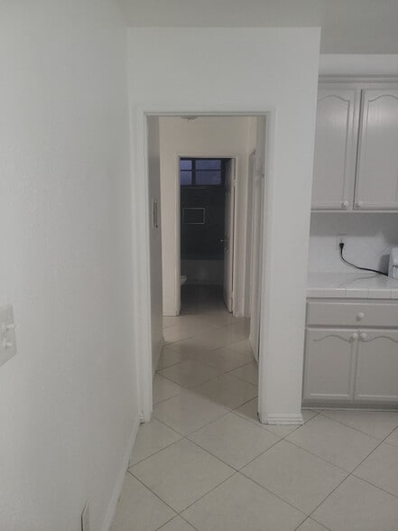 Building Photo - 8134 Comolette St