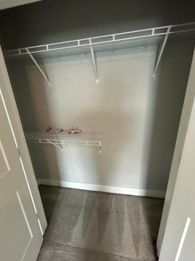 Building Photo - 147 N Sand Palm Rd