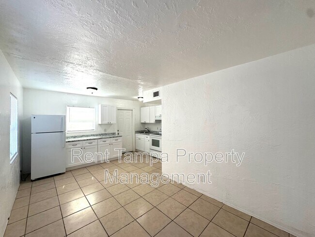 Building Photo - 626 31st St S