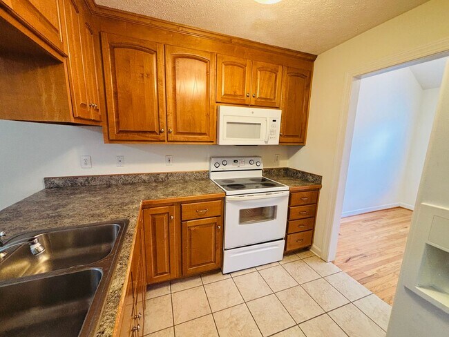 Building Photo - 1030-1060 - Elk Drive