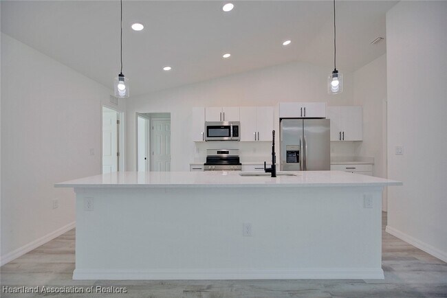 Building Photo - 248 Tangerine Rd