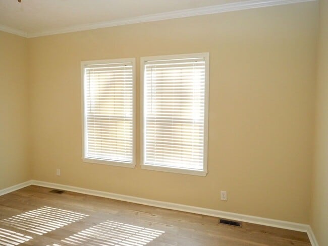 Building Photo - Charming Country Three-Bedroom Two-Bathroo...