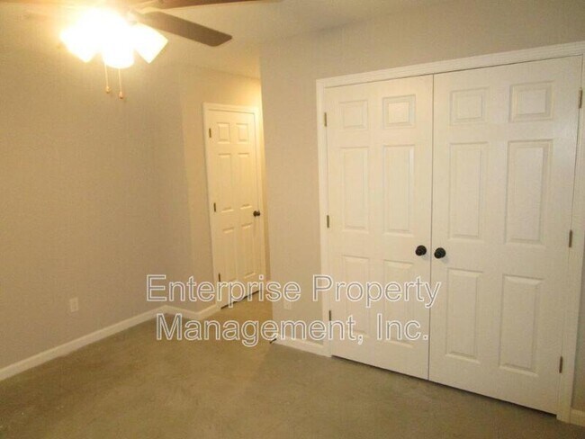 Building Photo - 3490 Ardmore St