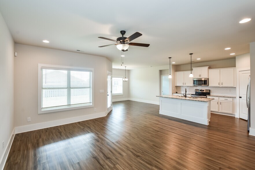 Building Photo - 189 Cherry Laurel Dr