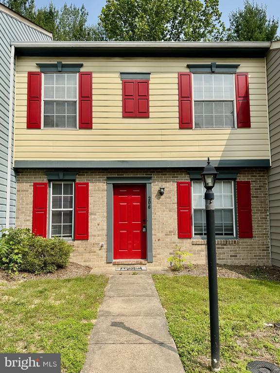 Building Photo - 206 Wind Ridge Dr