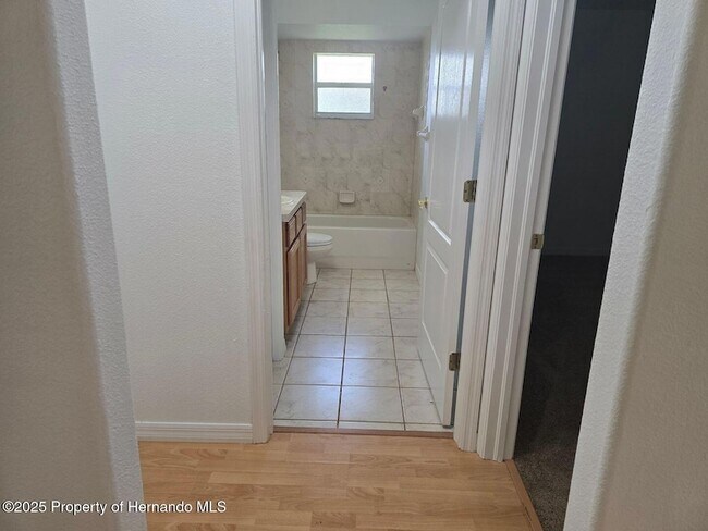 Building Photo - 542 Fairbanks Rd