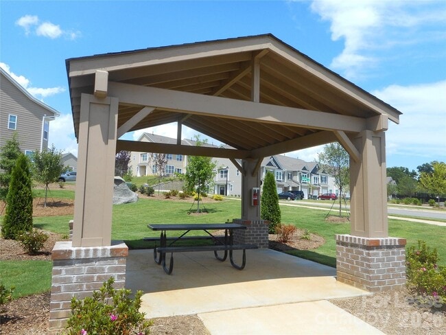 Building Photo - 8731 Harris Lake Ln