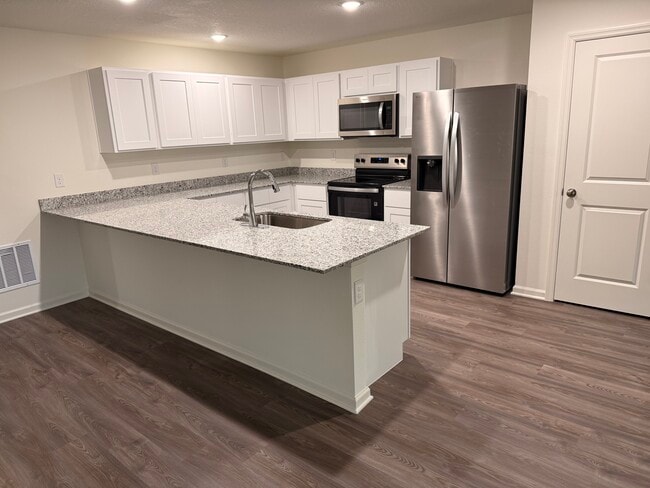 Building Photo - 2555 NW 23rd Ave