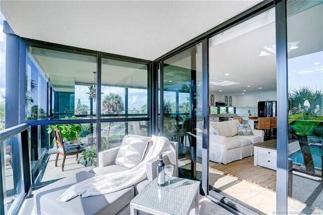 Building Photo - 10410 S Ocean Dr