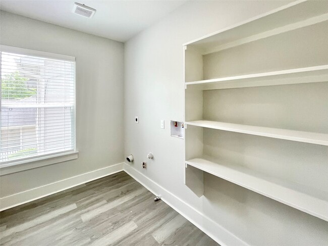 Building Photo - 20919 Hall Colony Ct
